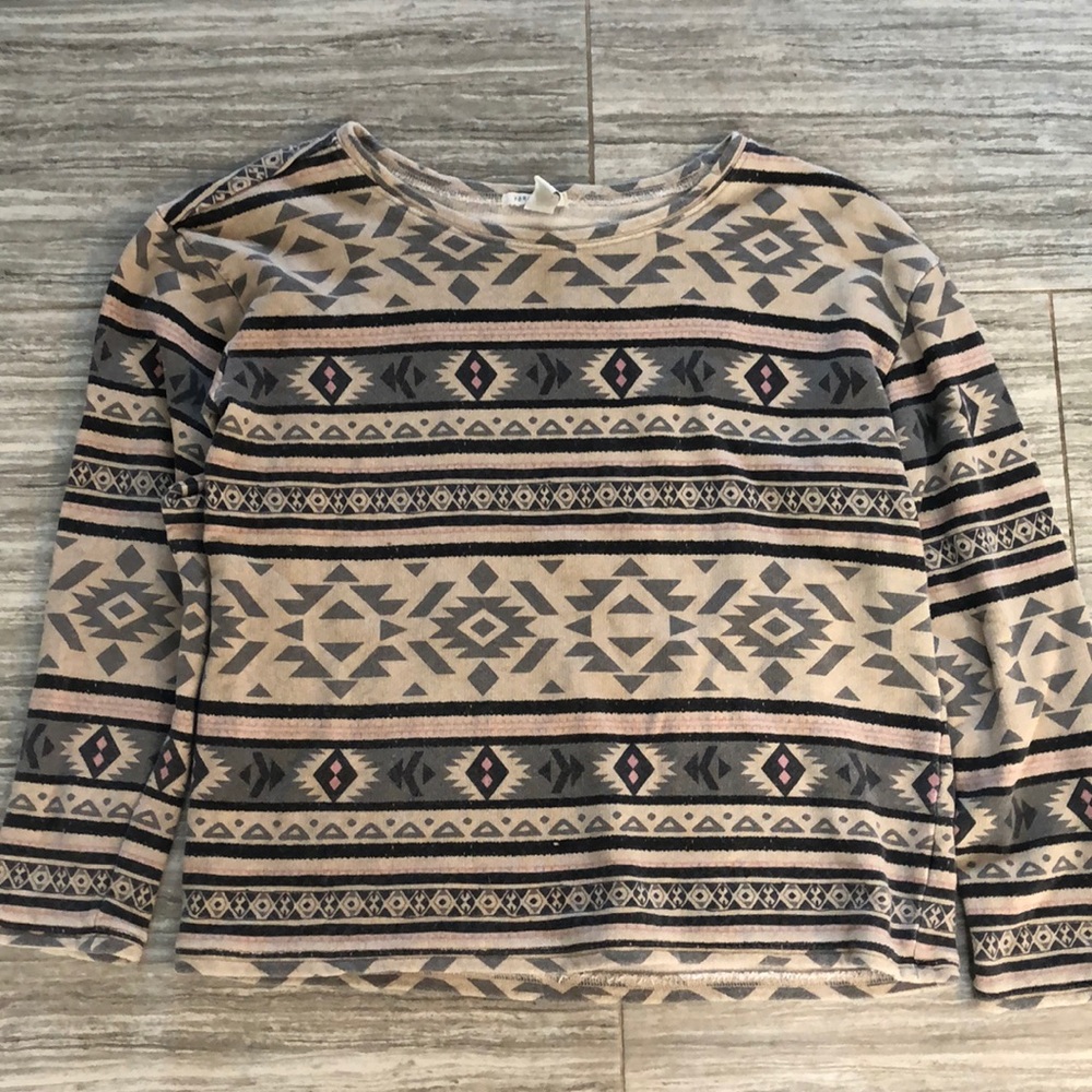 Forever 21 Geometric Design Top!